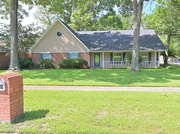 9312 Castlebrook Dr, Shreveport, LA 71129
