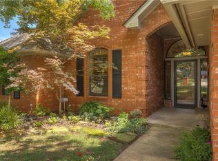 1828 Oaks Way, Oklahoma City, OK 73131