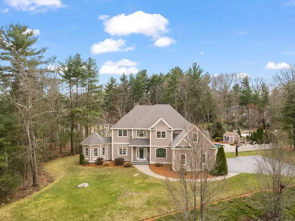 16 Cranberry Dr, Franklin, MA 02038