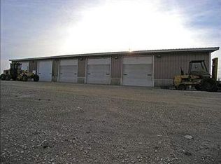 809 N 1st St, Elburn, IL 60119