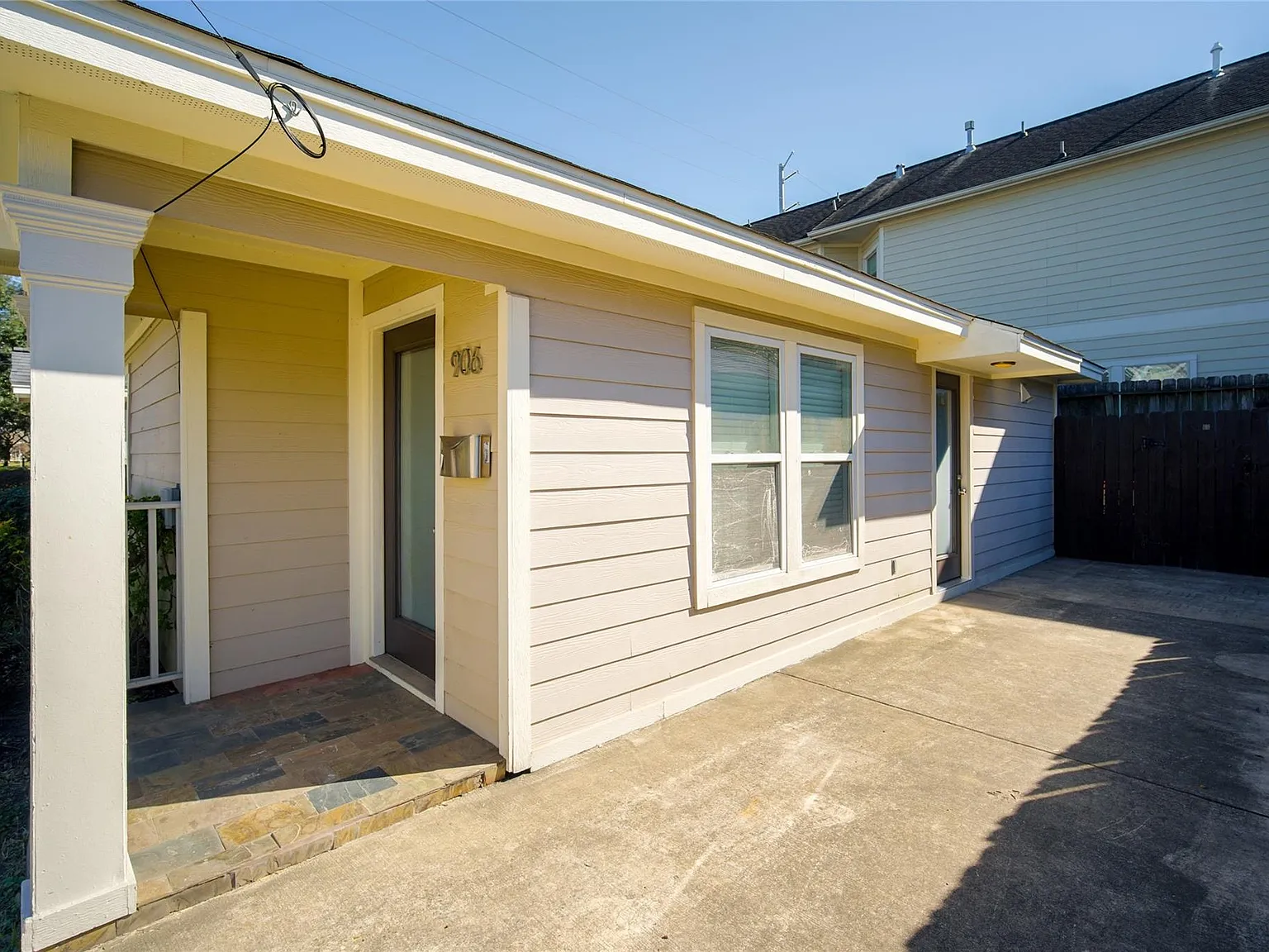 2 bed, 1.0 bath, 702 sqft, $1,950 — Photo 4