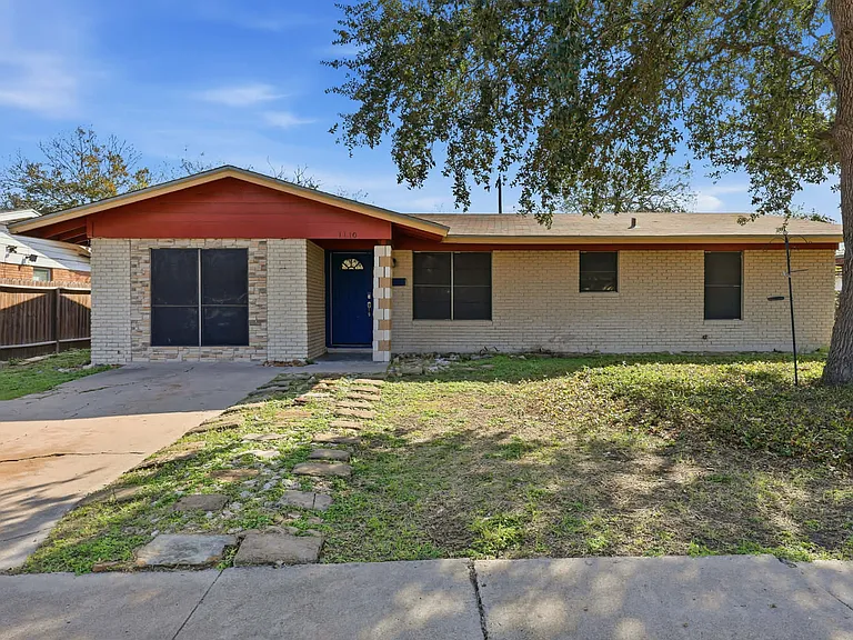 1110 Shephard Dr — Photo 7
