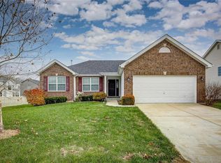 1004 Stillwater Dr, O'Fallon, IL 62269