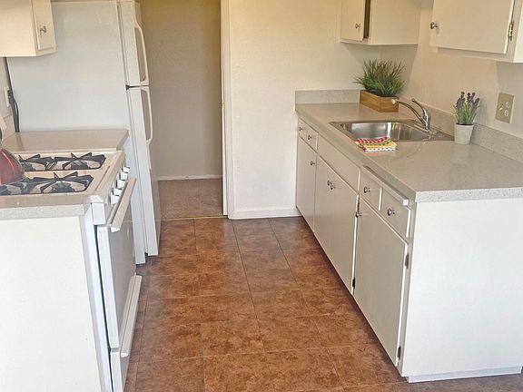 Kitchen with Quartz Countertops