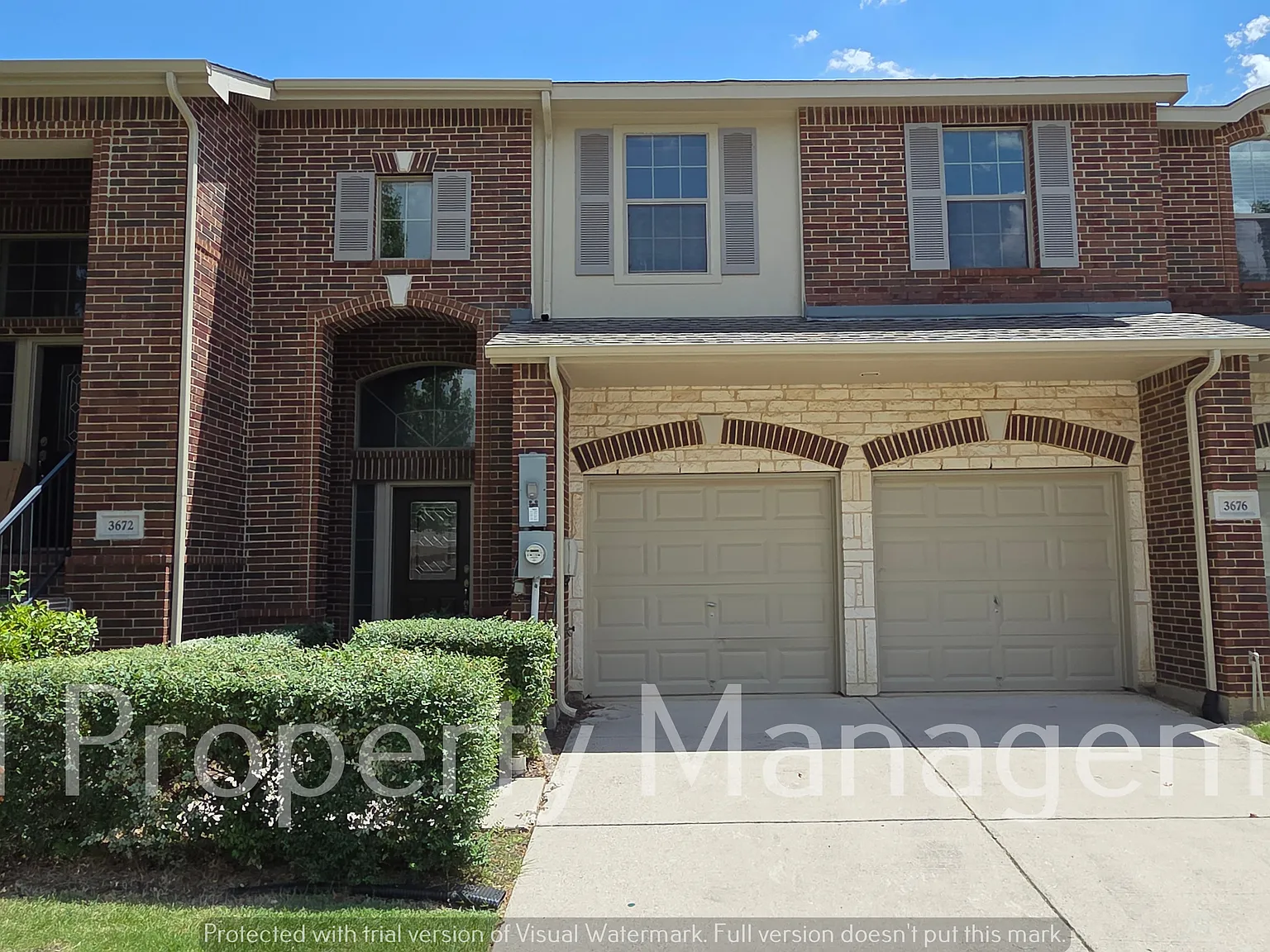 Fantastic 3 Bed Townhouse — Photo 2