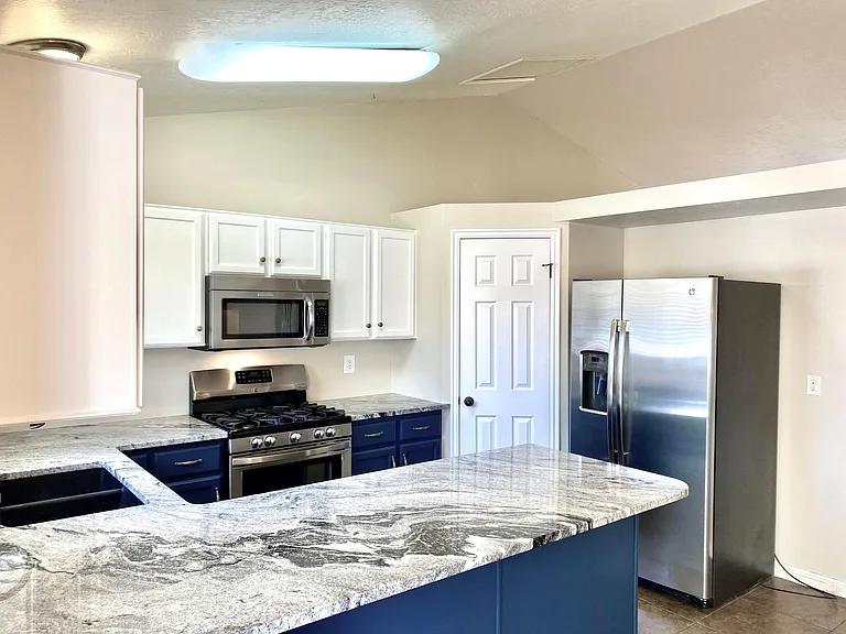 1434 N 2575 W — Photo 8
