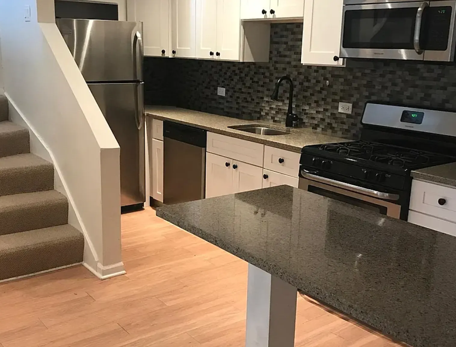 2 bed, 1200 sqft, $4,795 — Photo 1