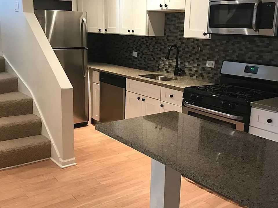 935 W Armitage Ave #3D