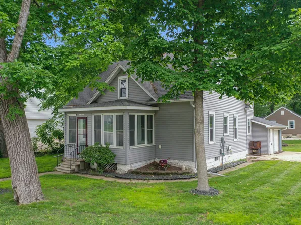 401 2nd St NW, Stewartville, MN 55976