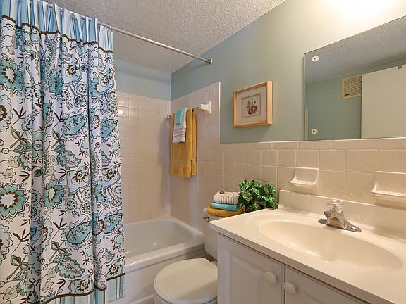 5th image of 908 Villas Dr Unit 65