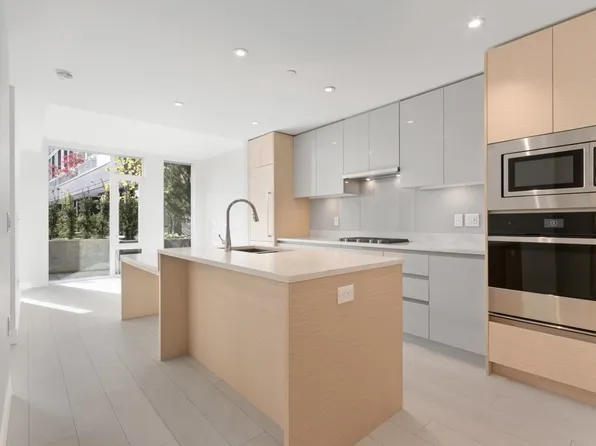 8575 Rivergrass Dr #251, Vancouver, BC V5S 0H4