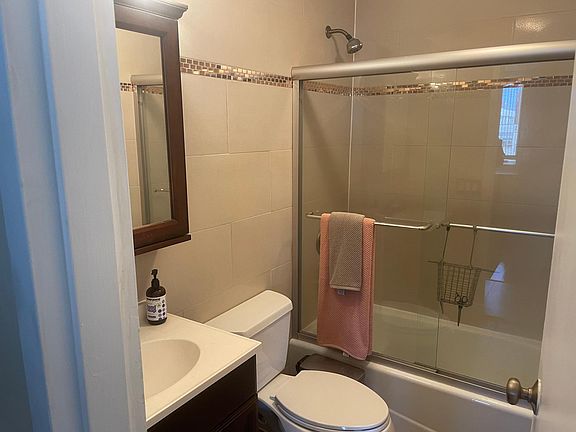 5th image of 450 W Broadway APT 2E