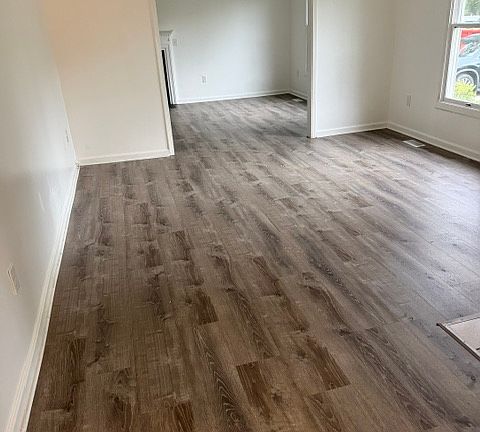 3rd image of 205 Timber Ln