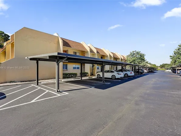 2975 SW 22nd Ave APT 102, Delray Beach, FL 33445