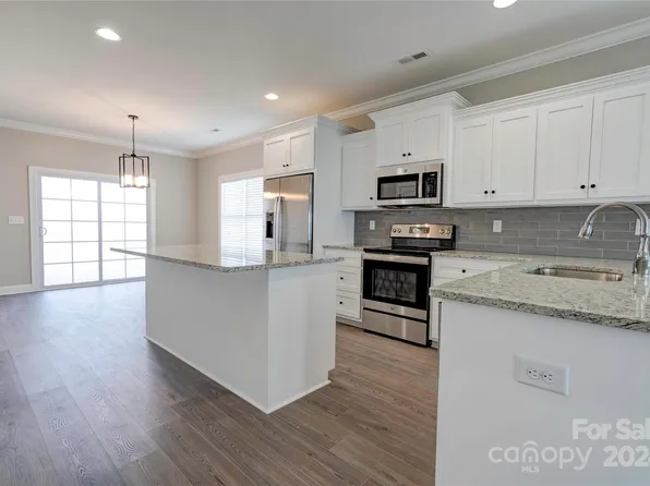 105 Hillcrest St, Shelby, NC 28152