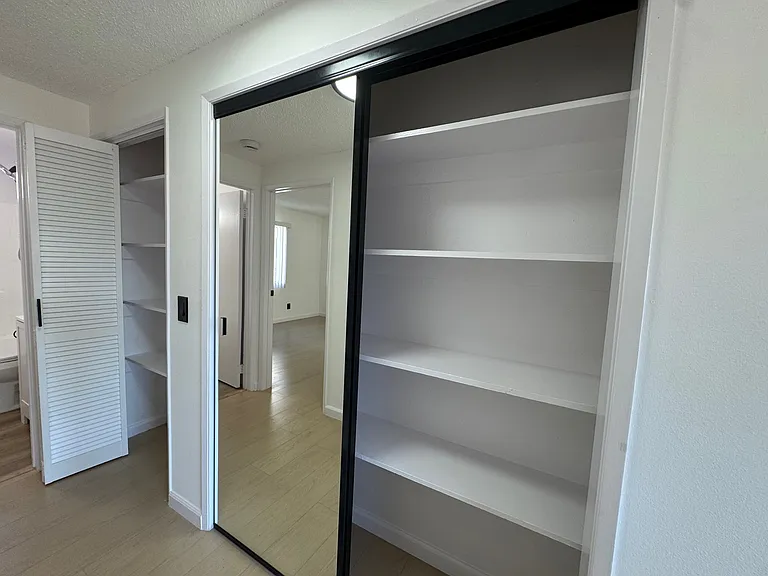 617 N Harvard Blvd #202 — Photo 9