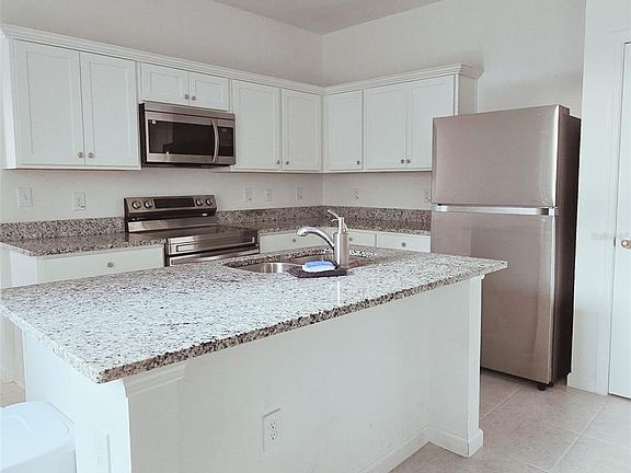 5th image of 2677 BUTTERCUP AVENUE