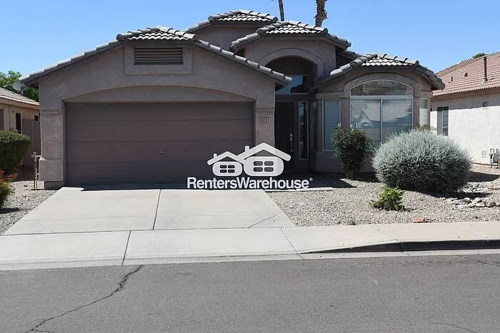8757 E Avalon Dr — Photo 1