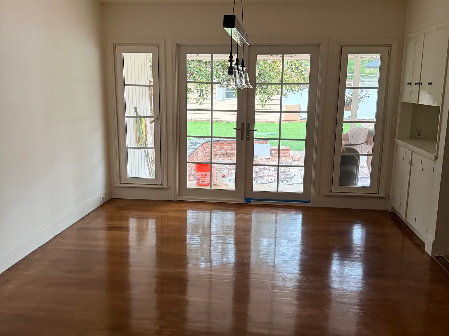 3 bed, 2079 sqft, $4,000 — Photo 4