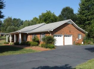 212 Dora Trl, Ridgeway, VA 24148