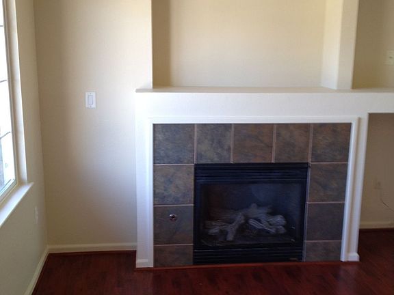 3rd image of 1706 Larkspur Pl
