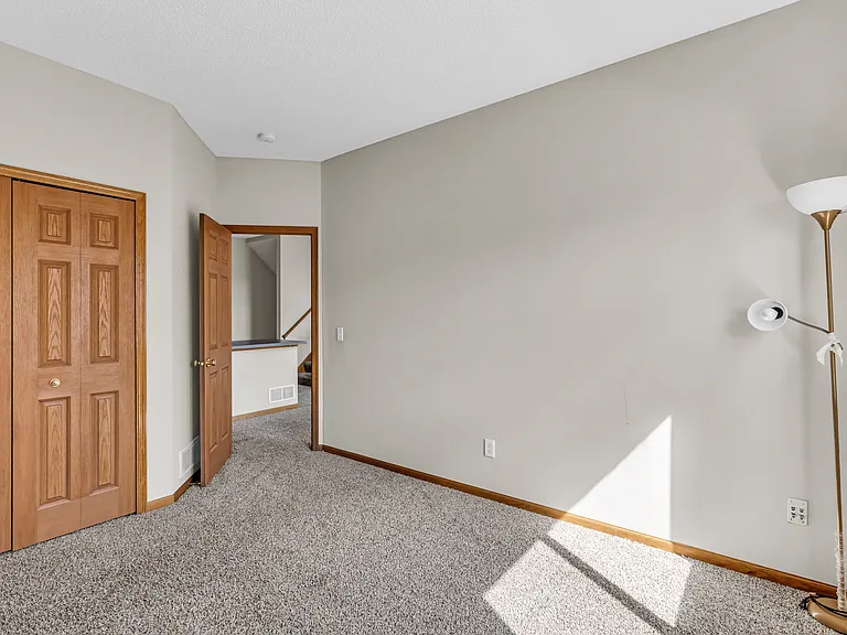 6834 Meadow Grass Ln S — Photo 28