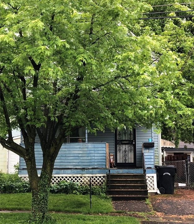 2nd image of 132 Chase St