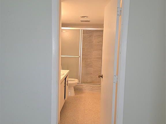 3rd image of 4158 Inverrary Dr APT 104
