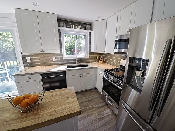 4th image of 3307 Eastgate St