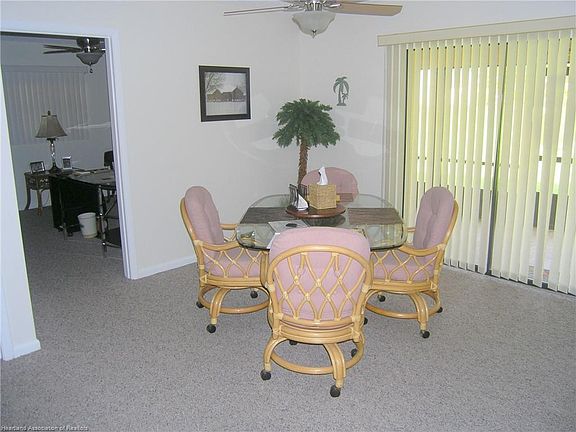 5th image of 121 Crestview Ter