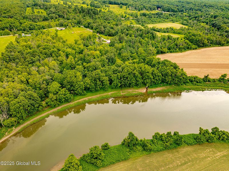 4th image of 2560 Creek Road