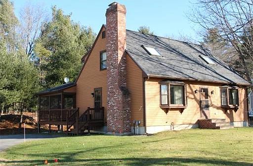 1st image of 3 Village Ln
