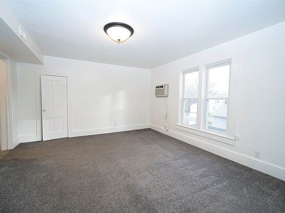 4th image of 419 S Janesville St
