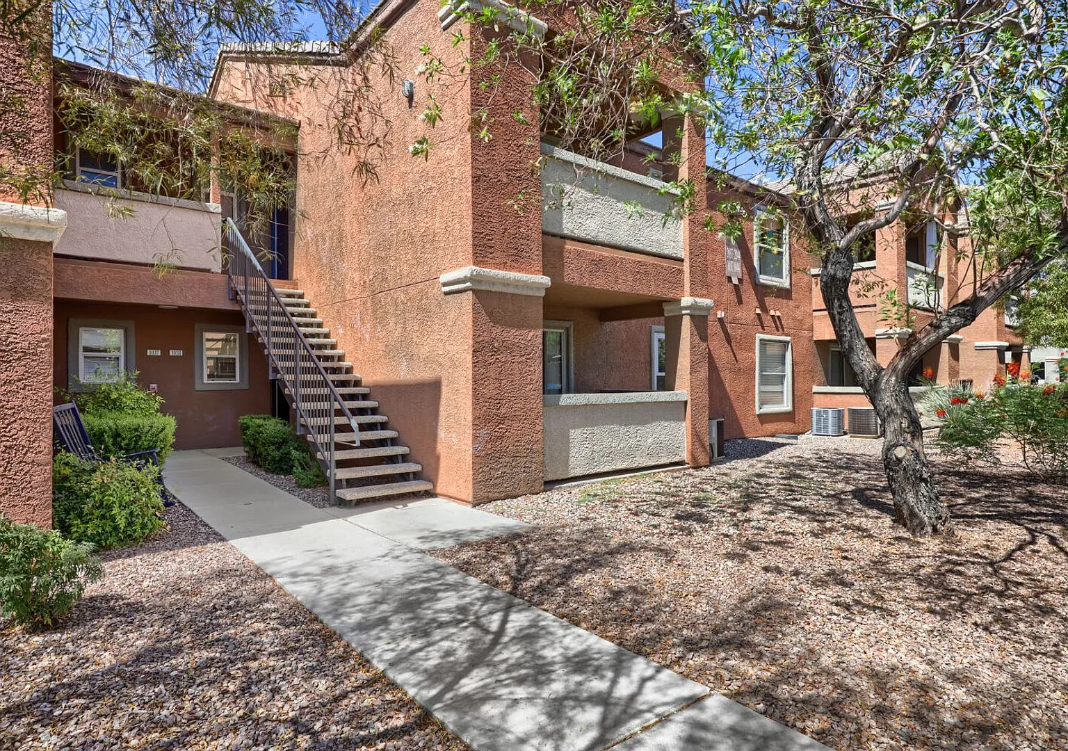 Move-In Special: Half Off First Month's Rent Beautiful 1 Bedroom In Gated Community With A Pool! — Photo 2