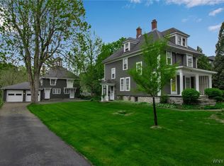 94 S Forest Rd, Williamsville, NY 14221