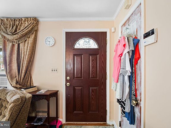 2nd image of 4524 Shamrock Ave