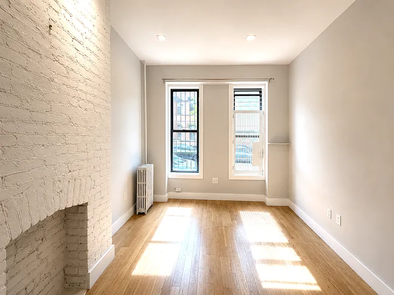 285 Bleecker St #1R — Photo 5