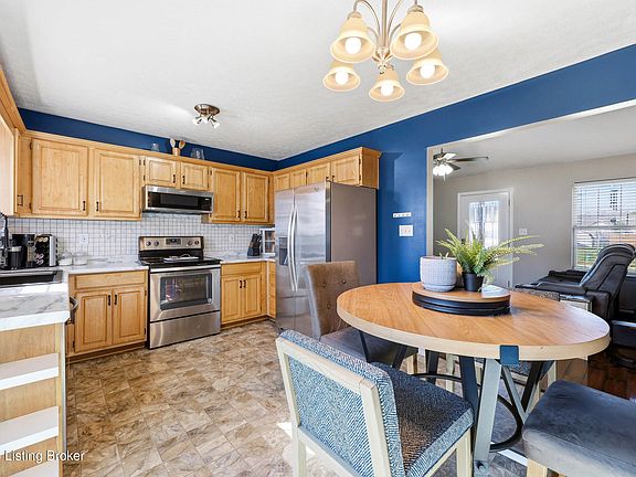 3rd image of 142 Pagoda Ct