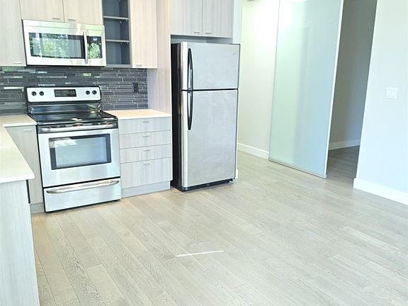 2nd image of 3090 Gladwin Rd #204