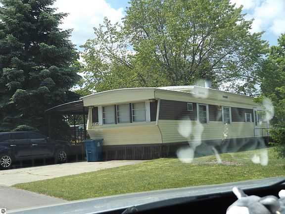 2nd image of 2725 S Dennis Pl