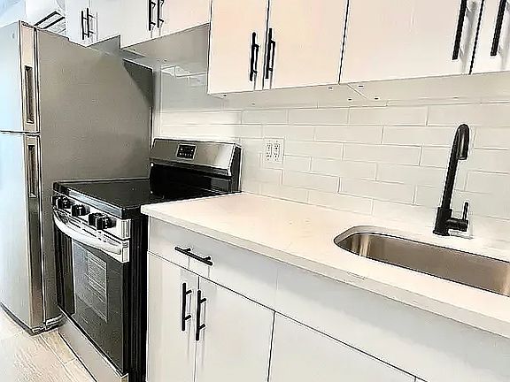 4th image of 222 E 53rd St APT 2F