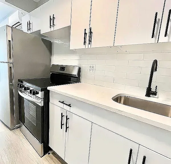 222 E 53rd St #3-J — Photo 4