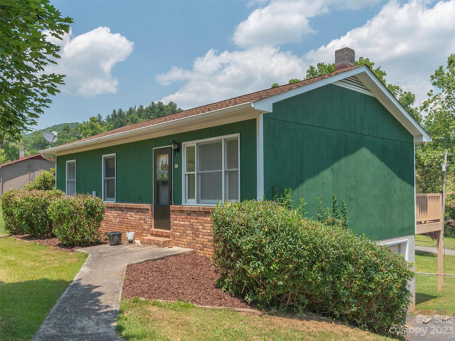 520 Forest St, Mars Hill, NC 28754 | Zillow