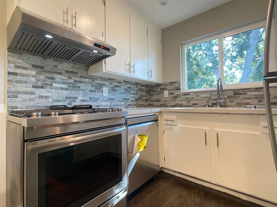 1st image of 806 Fulton St #3