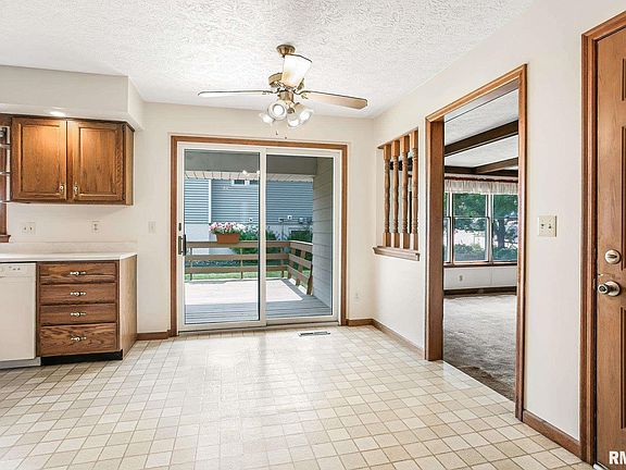 2nd image of 2411 Emerald Dr