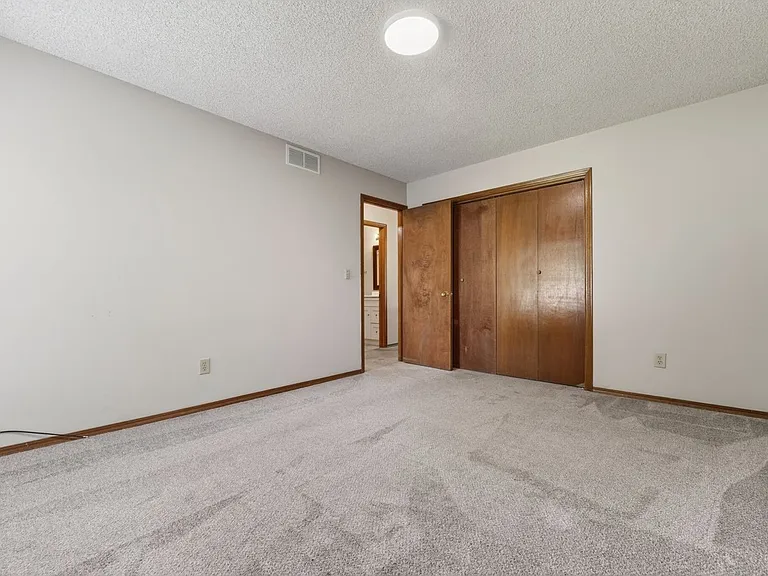 8432-8434 W Thurman St — Photo 10