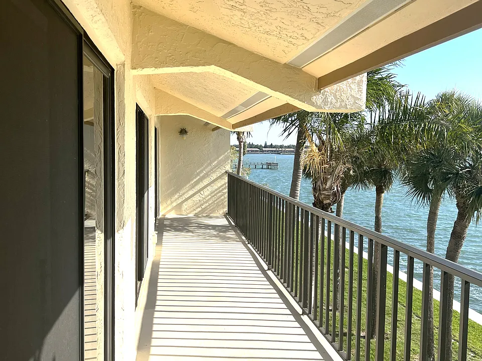 East balcony's north view of Tampa Bay