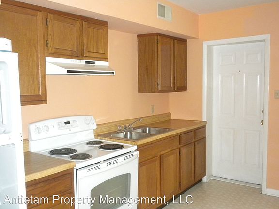 2nd image of 142 Bethel St