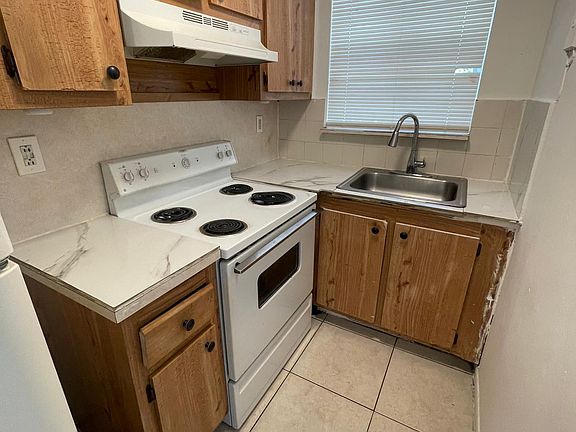 5th image of 2216 Johnson St #3