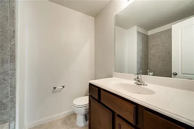 3 bed, 2007 sqft, $2,100 — Photo 3